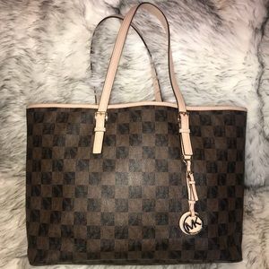 ♦️SOLD♦️Michael Kors checkerboard jet set tote